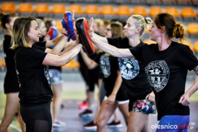 Bezpłatny kurs samoobrony dla kobiet w Oleśnicy. Ruszają zapisy