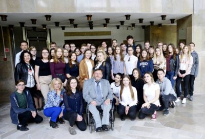 Uczniowie liceum na spotkaniu z parlamentarzystami w Sejmie