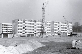 stare zdjęciaPL_1027_3_3_2_309 - Jeden z budynkow mieszkalnych SM Zacisze, 1976-20190620