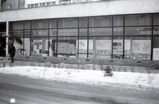 stare zdjęciaPL_1027_3_3_2_59 - Pi tnastolecie Spó dzielni Mieszkaniowej Zacisze, wystawa w witrynie SDK Korelat, 1976-20190620