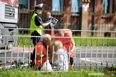 Poważny wypadek przy Wojska Polskiego. Samochód ciężarowy potrącił kobietę