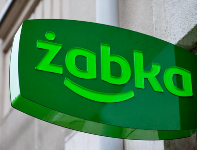 Żabka już w nowym lokalu, rozbudowa Rossmanna i puste witryny po Tedi