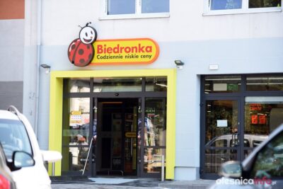 Biedronka wydłuża godziny pracy przed świętami