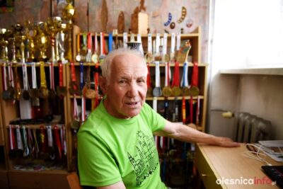 Nie poddaje się przeciwnościom losu. Właśnie rozpoczyna swój najważniejszy wyścig w życiu!