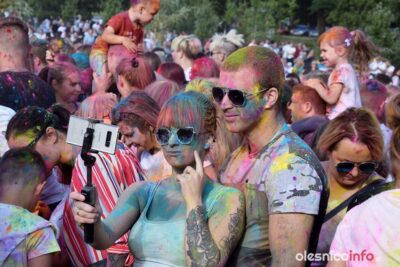Kolorowe miasto kolorowych ludzi. Zdjęcia naszych Czytelników z Kolor Fest