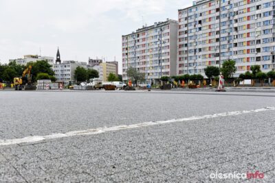 Remontowany plac Zwycięstwa nabiera kształtów