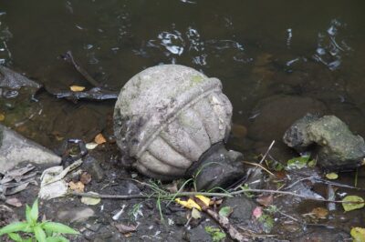 Rzeka odsłania pamiątki z przeszłości