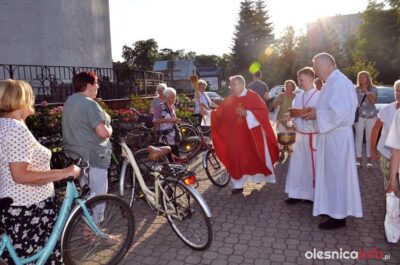 Księża poświęcili pojazdy i prosili świętego o wstawiennictwo