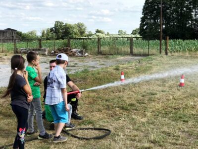 Niedzielne popołudnie na festynie w Zbytowej