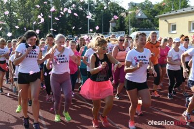 Ponad sto kobiet stanęło na starcie Biegu Pełną Piersią
