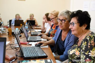 Emeryci zgłębiają tajemnice komputerów i internetu [ZDJĘCIA]