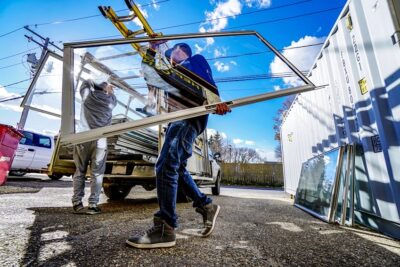 Miejskie lokale z nowymi witrynami