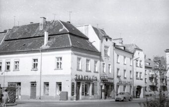 stare_zdjęcia_oleśnicaPL_1027_3_3_2_16 - Kamienice na Rynku w Olesnicy-20190818