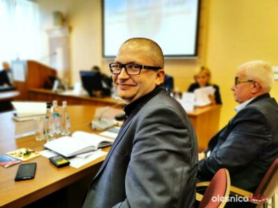 Damian Siedlecki złożył ślubowanie i jest już miejskim radnym