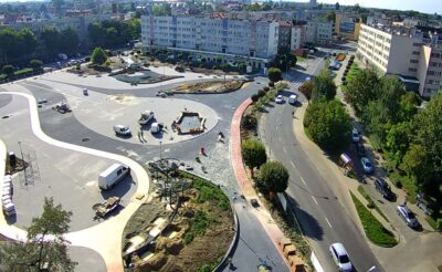 Piękniejszy niż był. Był beton, jest beton. Tak oleśniczanie komentują remont placu Zwycięstwa
