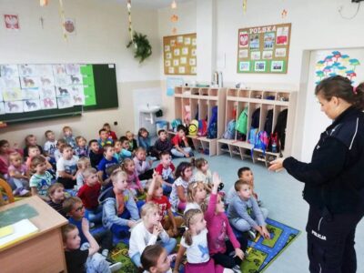 Panie policjantki z wizytą u przedszkolaków