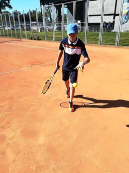 tenis71153934_696049774230629_1755694356141965312_n-20190921