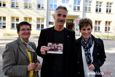 Spotkanie absolwentów i nauczycieli w oleśnickiej czwórce