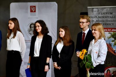 Uroczyste obchody Dnia Edukacji Narodowej w oleśnickiej jedynce [ZDJĘCIA]