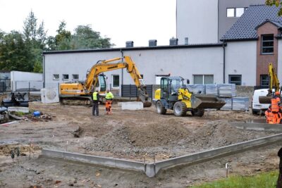 Rozpoczęła się budowa parkingu przy szpitalu i Centrum Usług Społecznych