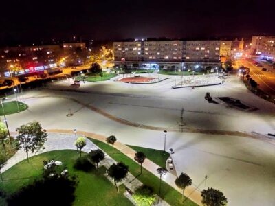 Tak prezentuje się oświetlony plac Zwycięstwa