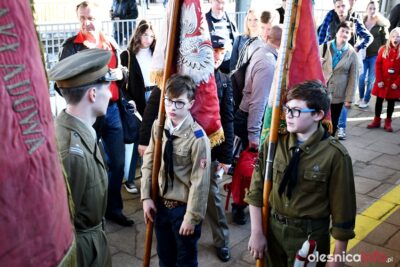 Pociąg w klimacie lat siedemdziesiątych odjeżdża z oleśnickiego dworca [ZDJĘCIA]