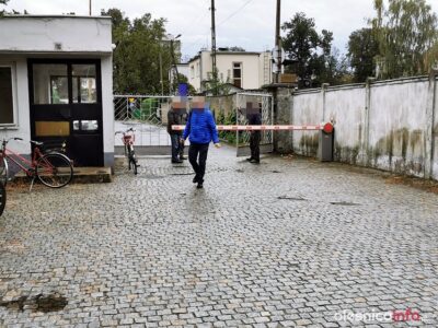 Chcieli zaprotestować przeciwko zamkniętemu szlabanowi. Nie zostali wypuszczeni ze szkoły