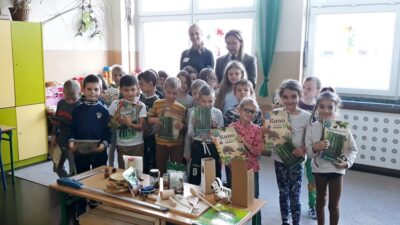 Leśnicy z wizytą u oleśnickich uczniów