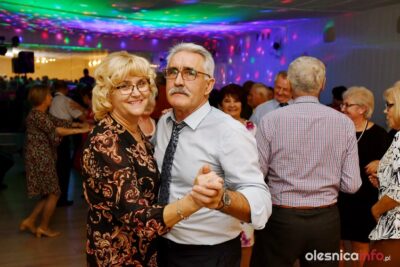 Tak bawią się seniorzy na Andrzejkach Uniwersytetu III Wieku [ZDJĘCIA]