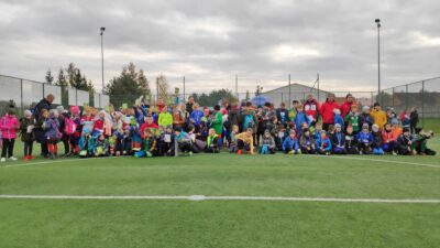 Drużyny Akademii Piłkarskiej z Dobroszyc na turnieju Tymbarka