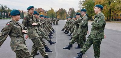 Uczniowie uczyli się musztry od zawodowców