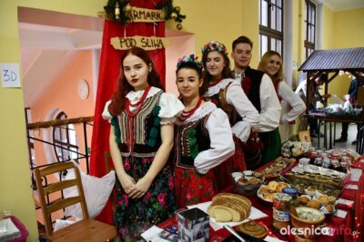 Jarmark Bożonarodzeniowy i jasełka w I LO