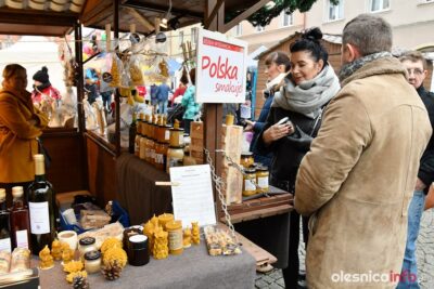 Trwa oleśnicki jarmark świąteczny. Warto zrobić zakupy u rzemieślników i lokalnych producentów