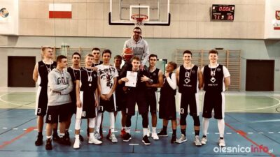 Uczniowie II Liceum Ogólnokształcącego mistrzami powiatowej koszykówki