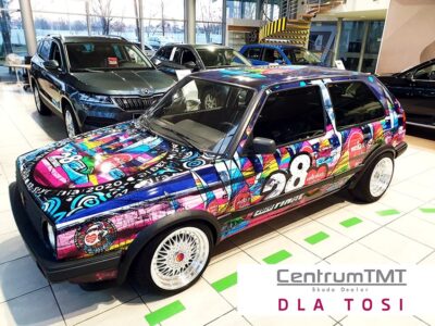 Kupiony na WOŚP golf trafił na licytację dla Tosi Wiśniewskiej