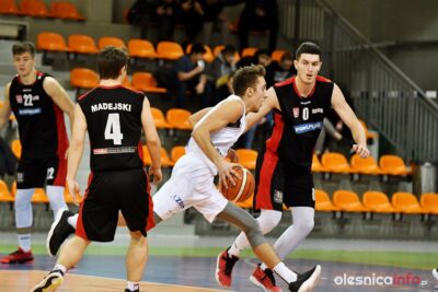 Team-Plast KK Oleśnica wygrywa ostatni mecz rundy zasadniczej [ZDJĘCIA I RELACJA]