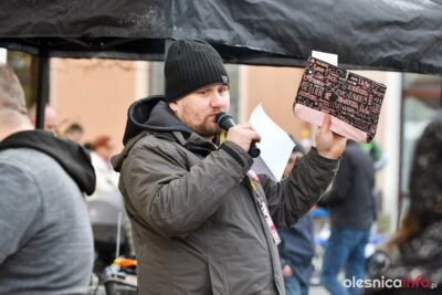 Wystawa pojazdów na Rynku w Oleśnicy