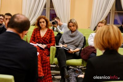 Gala dla najlepszych i korepetycje za miejskie pieniądze. O tym rodzice rozmawiali z władzami miasta