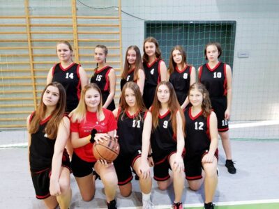 Mistrzynie koszykówki z oleśnickiej szóstki