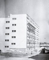 oleśnica_stare_zdjęciaPL_1027_3_3_2_5 - Budowa bloku przy ul. u yckiej lata 70.-007