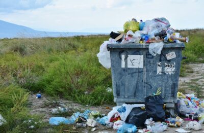 Śmieci w Oleśnicy będą droższe. Dlaczego odpady tyle kosztują?