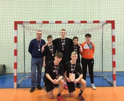 Gospodarze najlepsi w rozgrywkach w halowej piłce nożnej