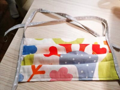 Koło Gospodyń Wiejskich z Bystrego szyje maseczki ochronne dla szpitali