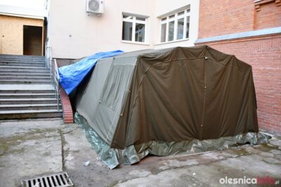 Przy budynku szpitala stanął namiot, w którym przyjmowani będą pacjenci