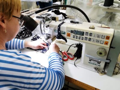 Jutro kolejna porcja maseczek dla seniorów. Tym razem bawełnianych