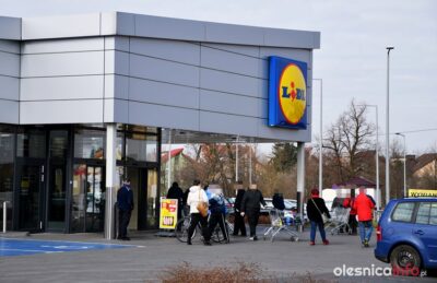 Od poniedziałku zostają zniesione godziny dla seniorów