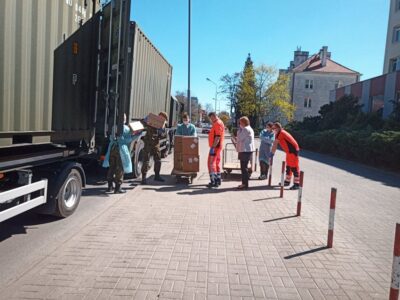 Transport środków ochronnych dotarł dzisiaj do oleśnickiego szpitala