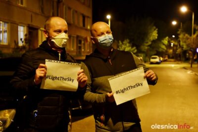 Oleśniczanie rozświetlili niebo dla pracowników służby zdrowia