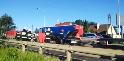 Wypadek w Długołęce. Wśród poszkodowanych mieszkanki powiatu oleśnickiego