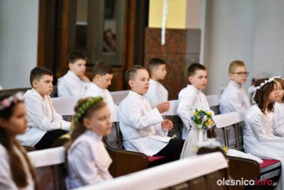Uroczystości pierwszokomunijne w oleśnickiej parafii [ZDJĘCIA]